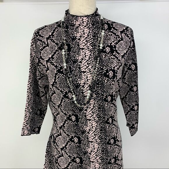 Nanette Lepore Knit Classy Snakeskin Shift Sweater Dress size L - Picture 2 of 9